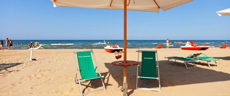 Hotel President Vasto Luaran gambar
