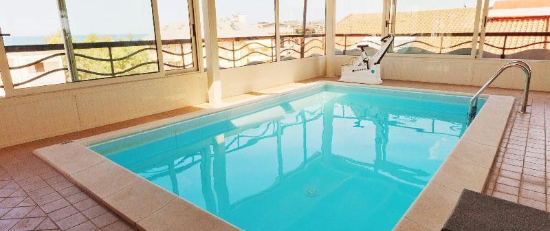 Hotel President Vasto Luaran gambar