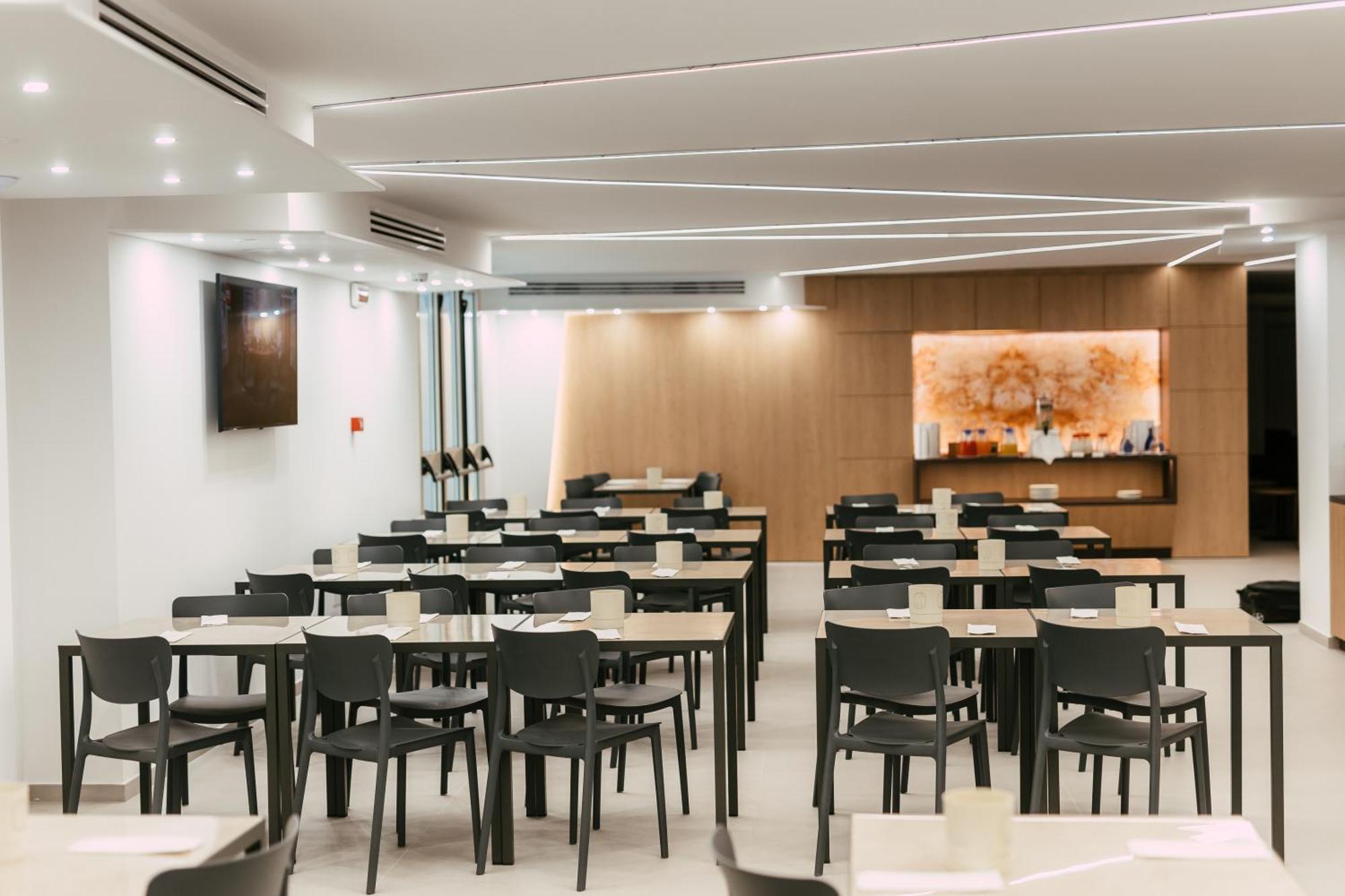 Hotel President Vasto Luaran gambar