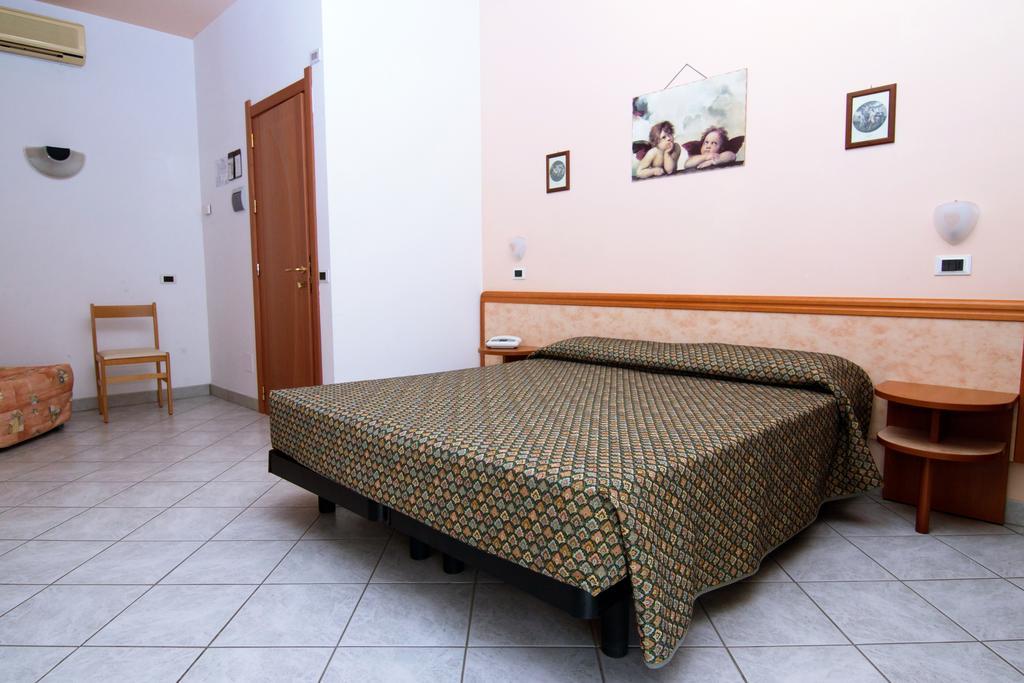 Hotel President Vasto Luaran gambar