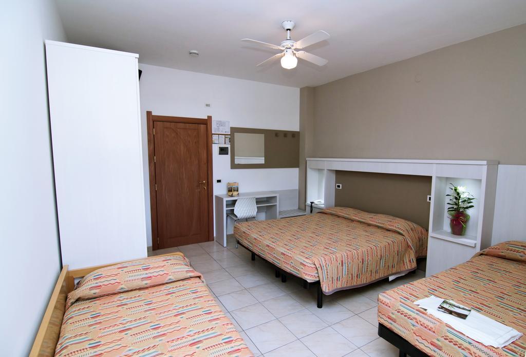 Hotel President Vasto Luaran gambar