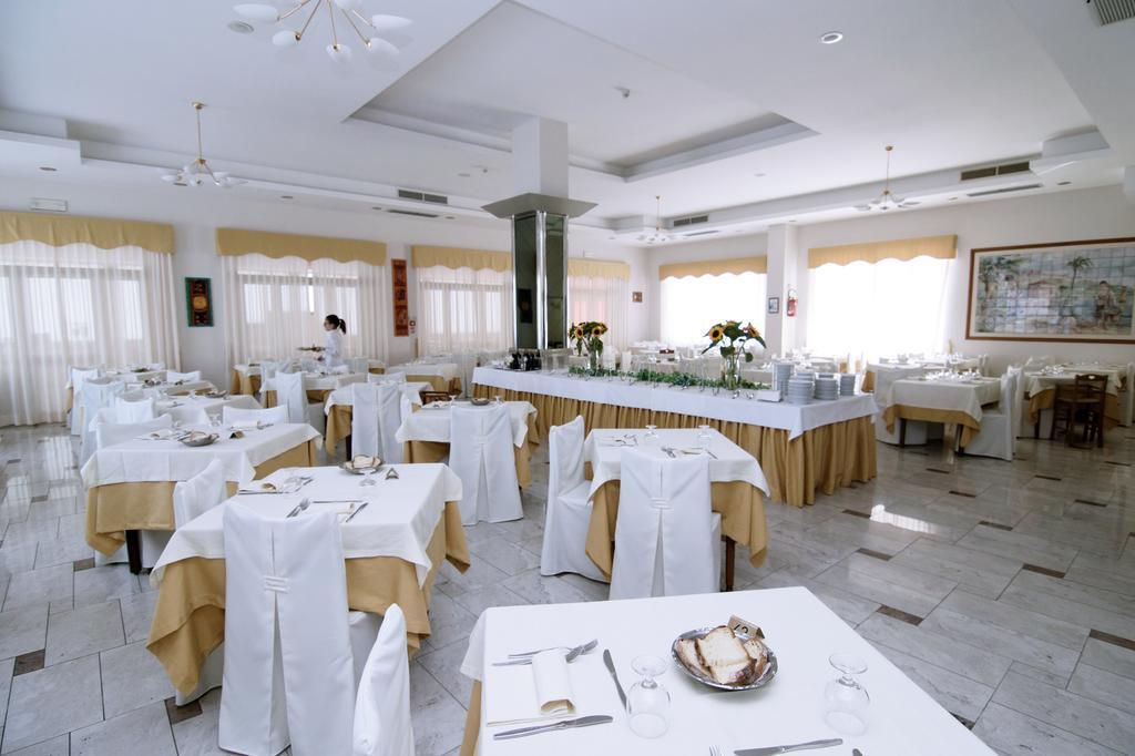 Hotel President Vasto Luaran gambar